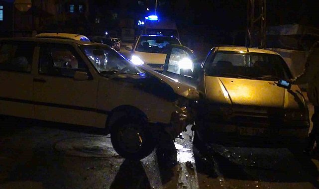 İki otomobil çarpıştı: 1 yaralı
