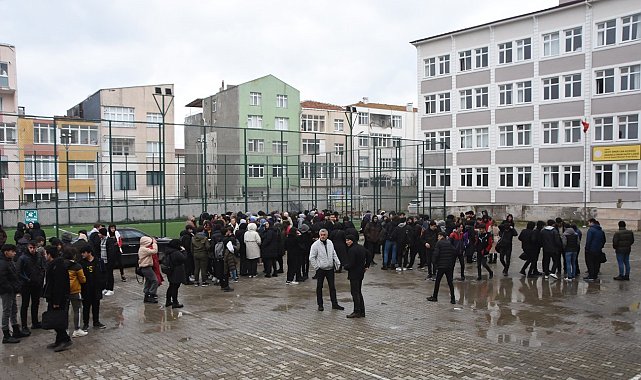 İkinci büyük deprem Sinop'ta da hissedildi, vatandaşlar sokağa döküldü