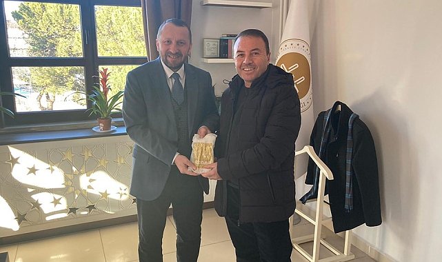 İmam Gökçeoğlu, Demirciköy beldesinden depremzedeler için 19 bin TL yardım topladı