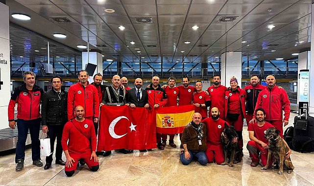 İspanyol ekipler ülkelerinde coşkuyla karşılandı