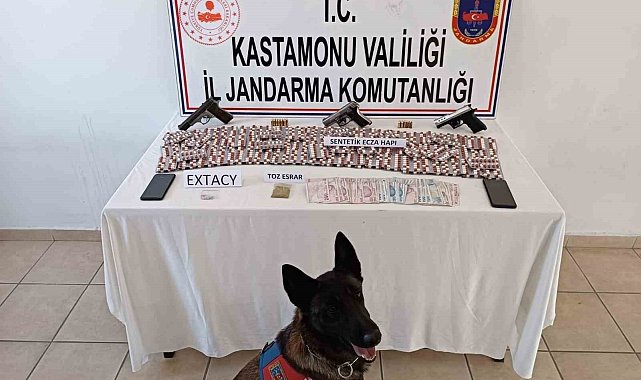 İstanbul'dan Kastamonu'ya uyuşturucu getiren iki şüpheli yakalandı