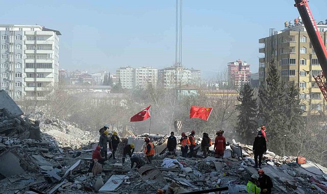 Kahramanmaraş'ta depremin 7. gününde ailelerin umutlu bekleyişi sürüyor