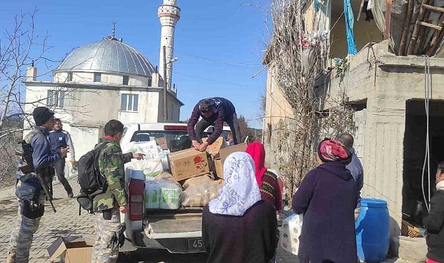 Kahramanmaraş'ta yardım malzemeleri depremzedelere ulaştırılıyor