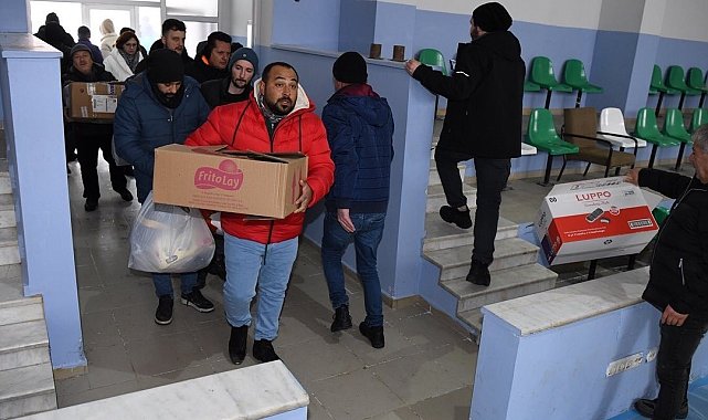 Keşanlılar deprem bölgesine yardım için seferber oldu