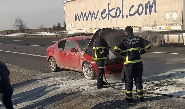 Kırklareli'nde yabancı plakalı otomobil seyir halinde alev aldı