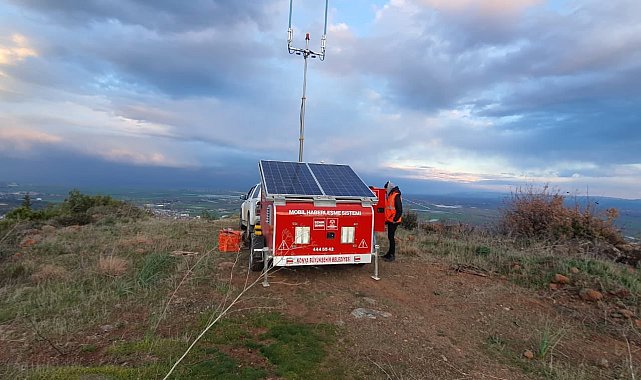 Konya Büyükşehir ekipleri Hatay'da mobil telsiz rölesiyle iletişim kuruyor