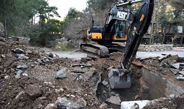 Konyaaltı'nda sel sularının yıktığı köprüler onarıldı