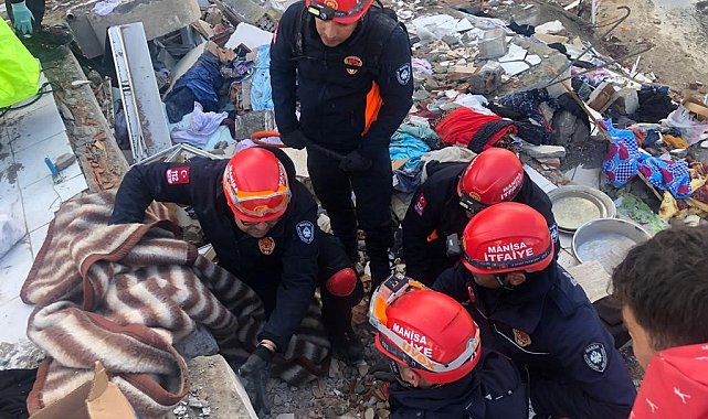 Manisa İtfaiyesi kurtarma çalışmalarına başladı