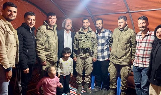 Mehmetçikten 5 yaşına giren çocuğa doğum günü sürprizi