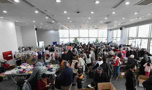 Muratpaşa'da yardım noktaları yeniden düzenlendi