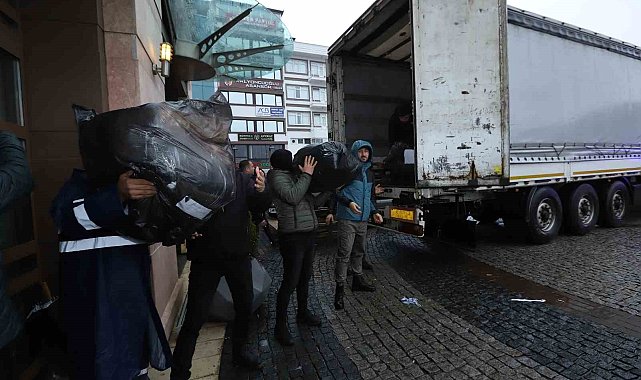 Ordu'dan deprem yardım tırları yola çıktı