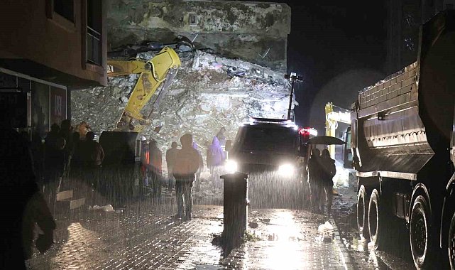 Osmaniye'de arama kurtarma çalışmaları sağanak yağış altında sürüyor