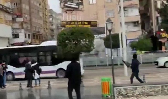 Şanlıurfa'da 8 katlı bina böyle yıkıldı: Enkaz altında 5 kişinin kaldığı bildiriliyor