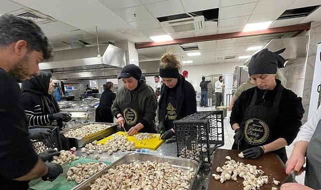 Şefler Ebru Baybara Demir ile Türev Uludağ depremzedeler için ocak başında