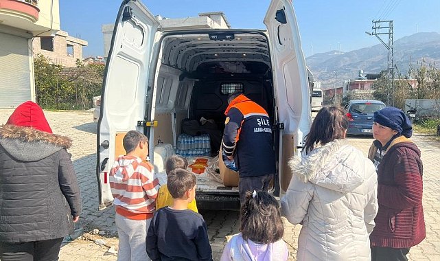 Şile Belediyesi mobil aşevi Antakya'da sıcak yemek dağıtımına başladı