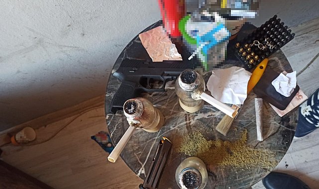 Şişli'de polisi gören şüpheli, bonzaiyi sobaya attı