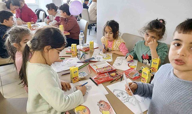 SUBÜ öğrenci toplulukları depremzedelerin yanında
