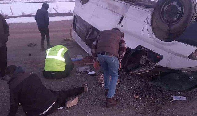Taklalar atan minibüsteki 6 kişi yaralandı