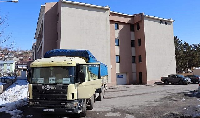 Tercan'da depremzedelere yardım devam ediyor