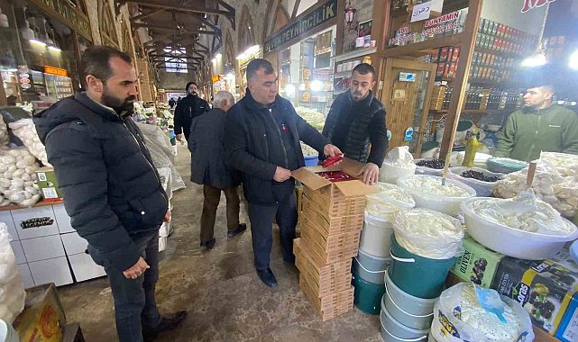 Van Peynirciler Çarşısı esnafından depremzedelere yardım eli