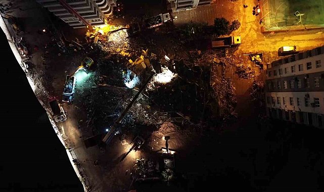 Yıkılan 14 katlı binadaki kurtarma çalışması devam ediyor