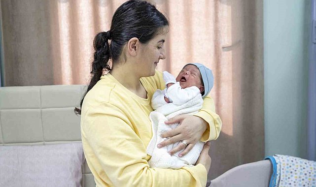 35 haftalık hamileyken depreme yakalandı, haftalar sonra Mersin'de doğum yaptı