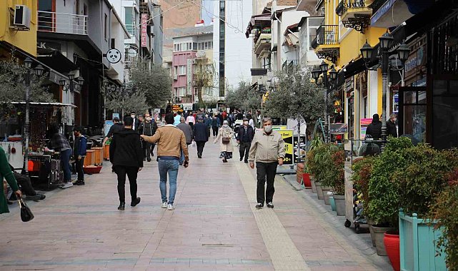Aydın'da evlenme yaşı yükseliyor