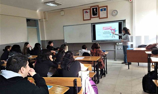 Bergama'nın kültürel mirası okul okul gezilerek anlatılıyor