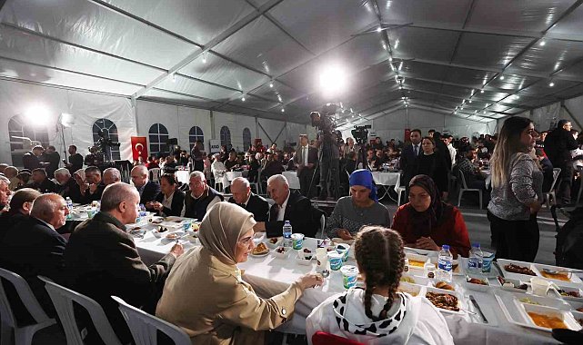 Cumhurbaşkanı Erdoğan'dan muhalefete "deprem turisti" benzetmesi