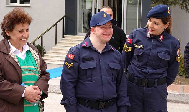 Down sendromlu depremzede gencin askerlik hayali gerçek oldu