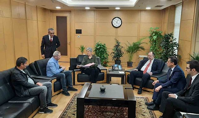 Emek ve Özgürlük İttifakı seçim protokolünü YSK'ya sundu