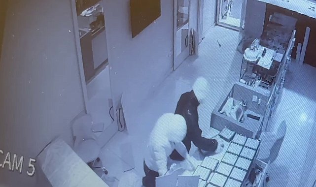 Film sahnelerini aratmayan soygun kamerada, "20 yıllık kuyumculuğumu, 3 dakikaya sığdırmışlar"