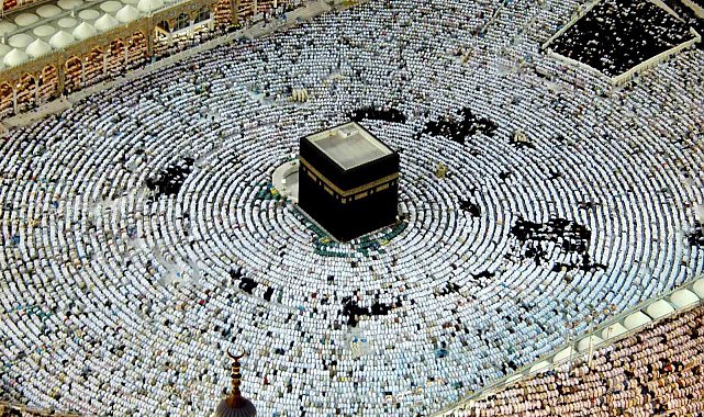 Kabe'de ilk iftar yapıldı