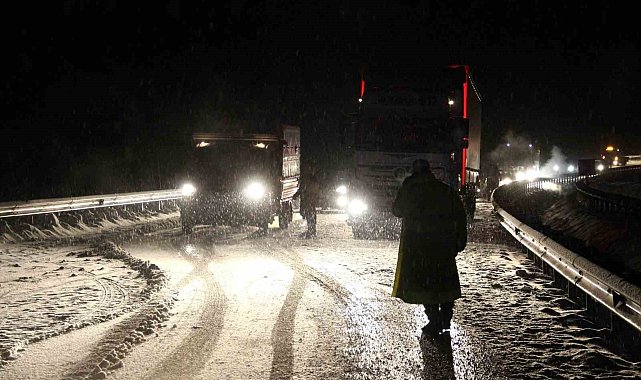 Kızıldağ Geçidinde kar tipi etkili oldu