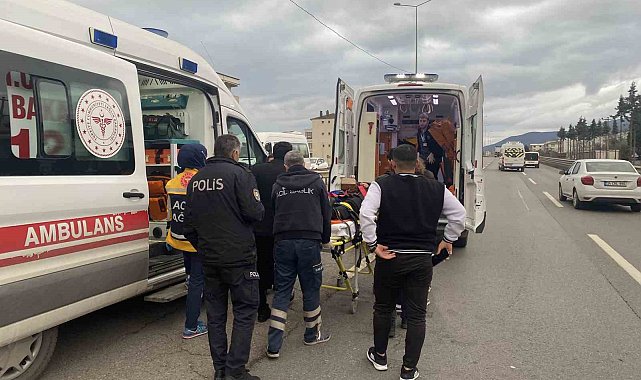 Kocaeli'de otomobil bariyerlere çarptı: 3 yaralı