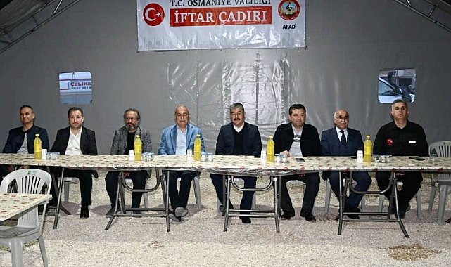 Osmaniye'de depremzedeler ilk iftarını yaptı