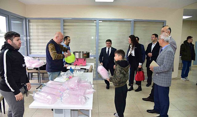 Rektör Prof. Dr. Oğurlu'dan depremzede vatandaşlara ziyaret