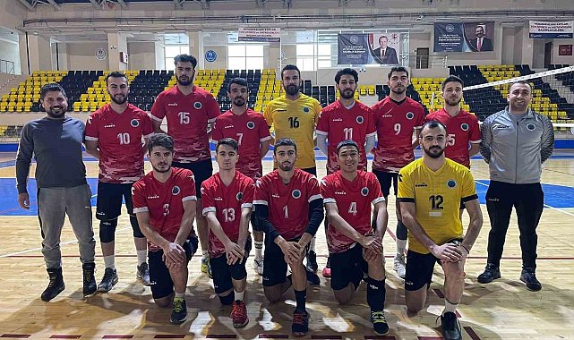 Siirt Belediyesi erkek voleybol takımı turnuvaya hazırlanıyor