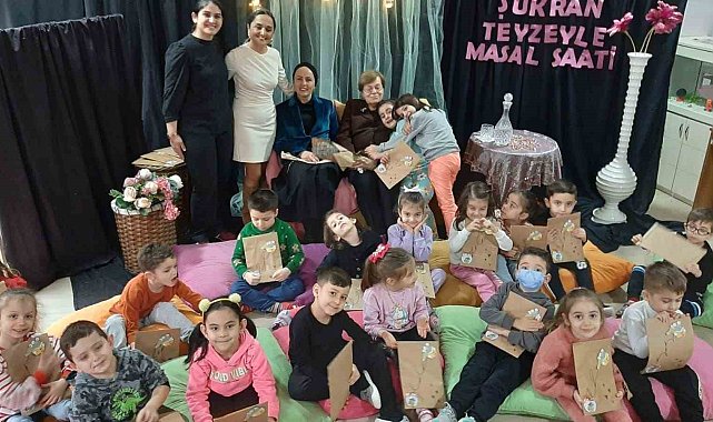 Şükran teyze ile masal saatini çocuklar çok sevdi