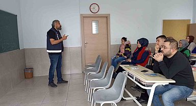Tavşanlı'da 84 kişiye "En iyi Narkotik Polisi Anne" sunumu