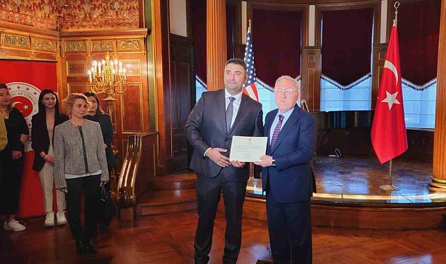 Türkiye'nin Washington Büyükelçiliğinde deprem gönüllülerine teşekkür töreni