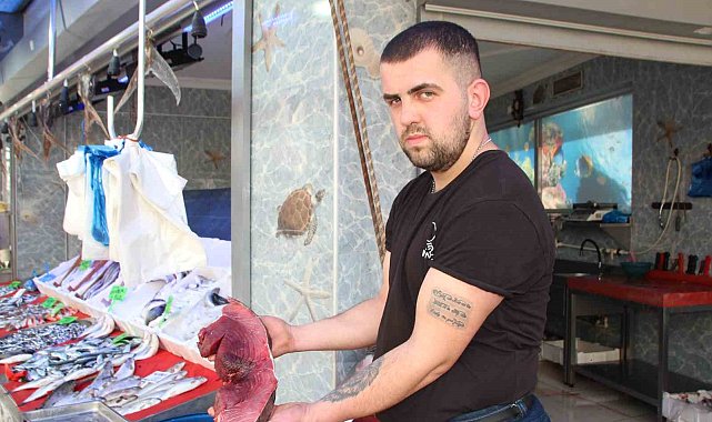 320 kiloluk dev orkinos görenleri şaşkına çevirdi