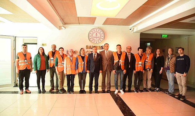 Balıkesir'den gönüllü öğretmenler Gaziantep'e uğurlandı