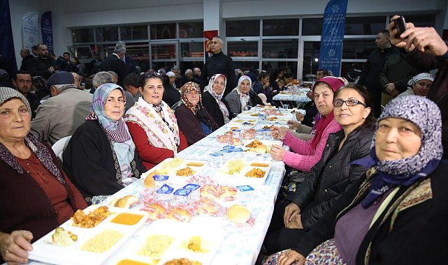 Büyükşehir, vatandaşları iftar sofralarında buluşturmaya devam ediyor