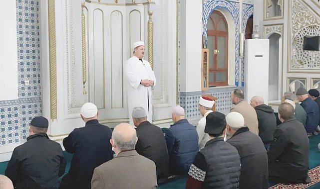Eşme'de Enderun usulü teravih namazı kılındı
