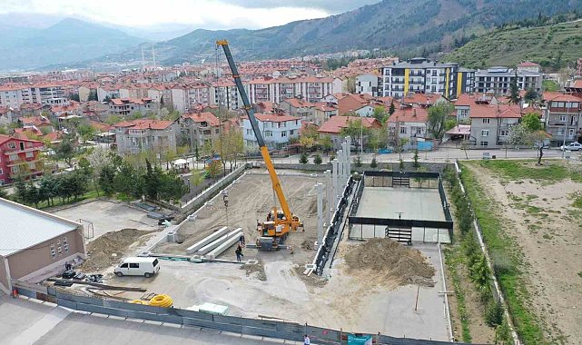 Kapalı Spor Salonuna prefabrik kolon montajı