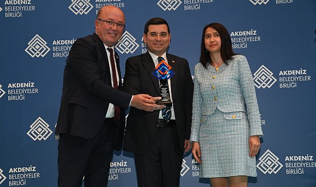 Manavgat Belediyesi'nin projelerine iki ödül birden