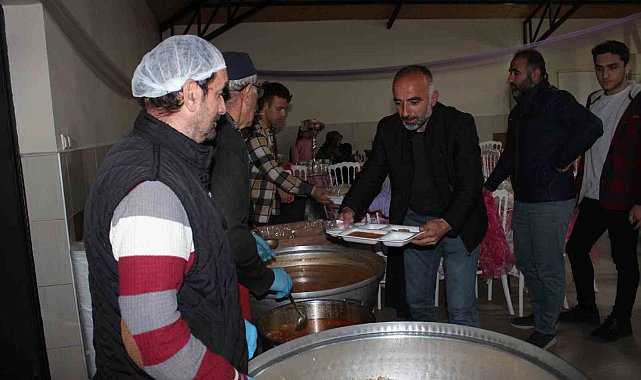 Osmaneli de depremzede öğrenciler ve aileleriyle birlikte iftar yaptılar