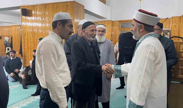 Ramazan geceleri cami ve cemaat buluşmaları devam ediyor