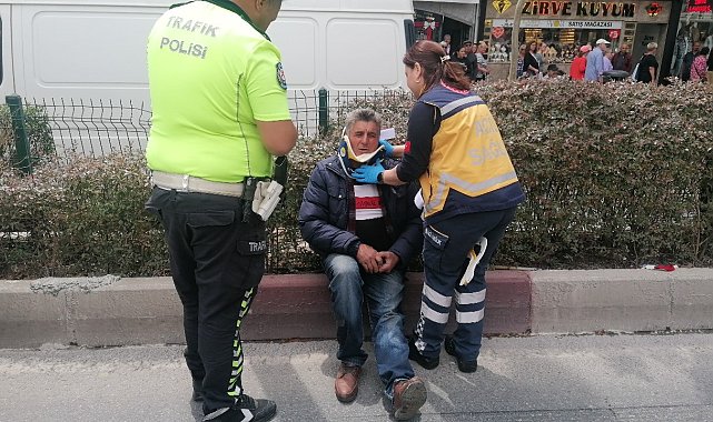 Yayalara yol veren ATV'ye hafif ticari araç çarptı: 3 yaralı